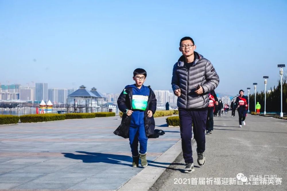 包含全球运动盛事持续进行，球员拼尽全力的词条